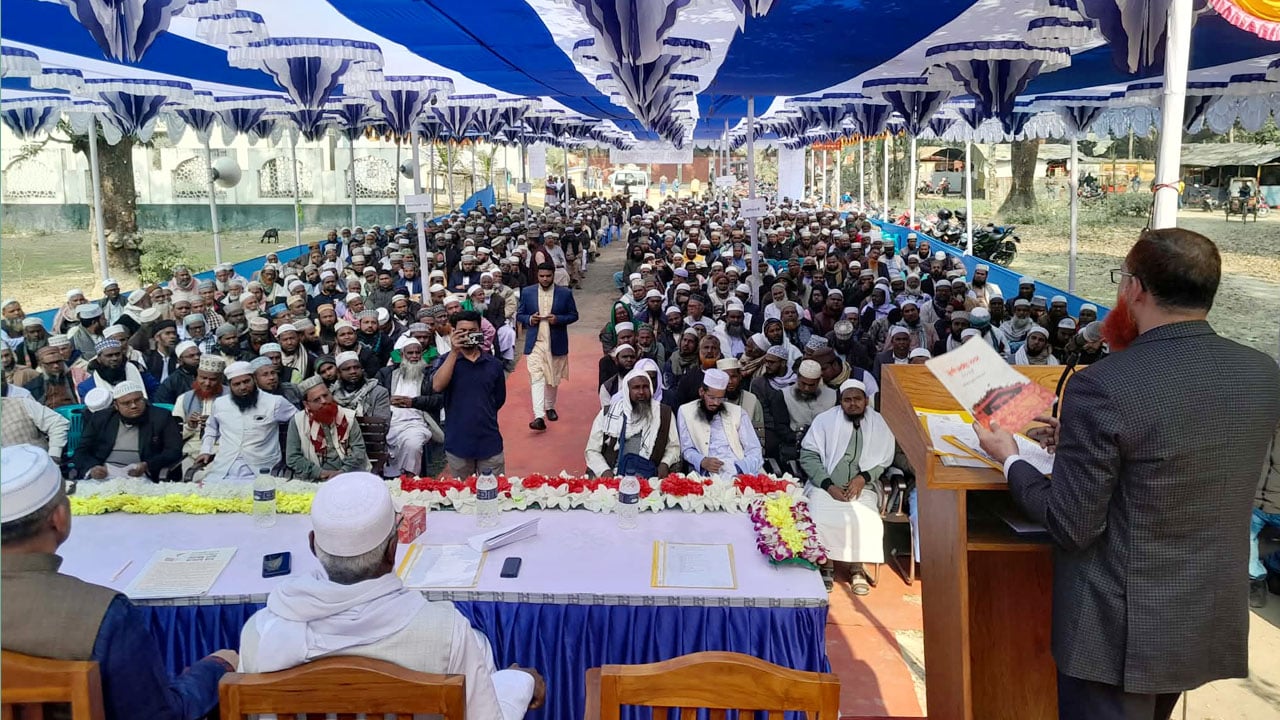 ভোটারদের উদ্বুদ্ধ করতে জেলা ইমাম সম্মেলন অনুষ্ঠিত