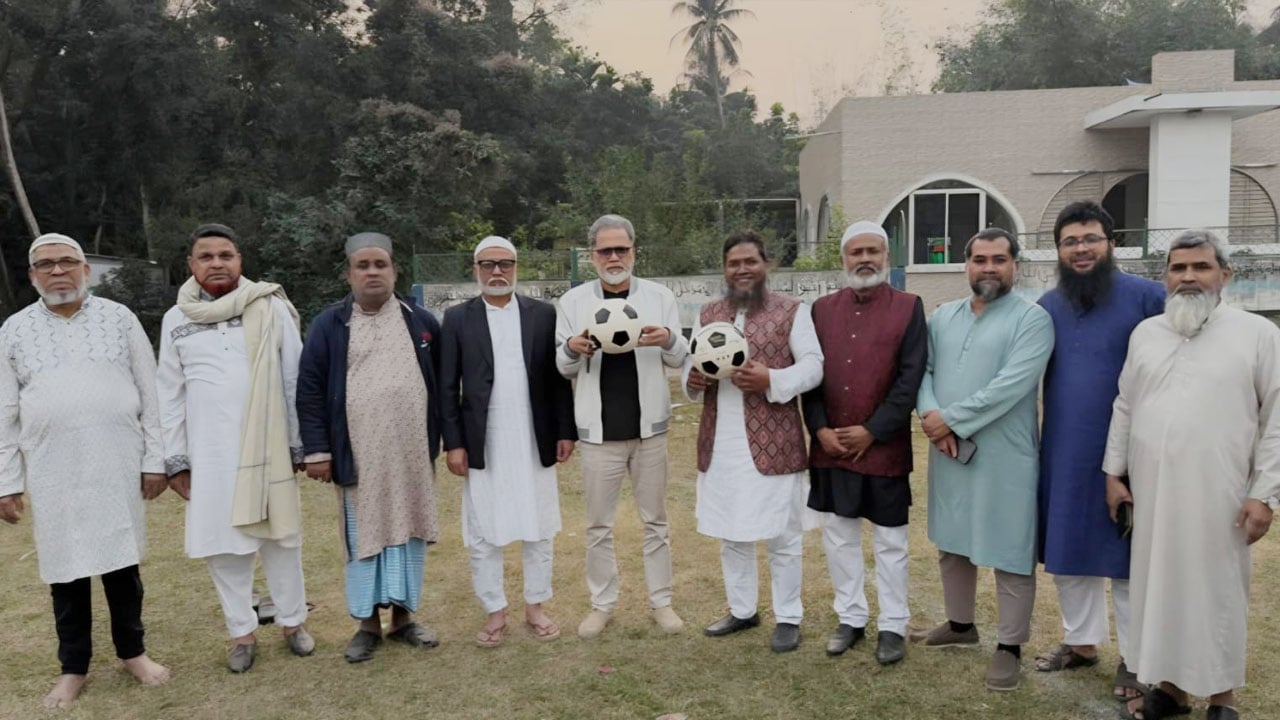 নির্বাচনি প্রচারে সংসদ প্রার্থীর ৯ ভাইয়ের যৌথ পরিবার