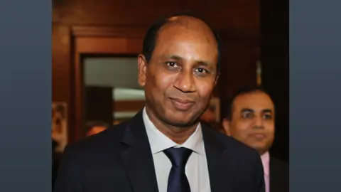 সাবেক এসবি প্রধান মনিরুল ও তার পরিবারের ৮৩ ব্যাংক হিসাব অবরুদ্ধ