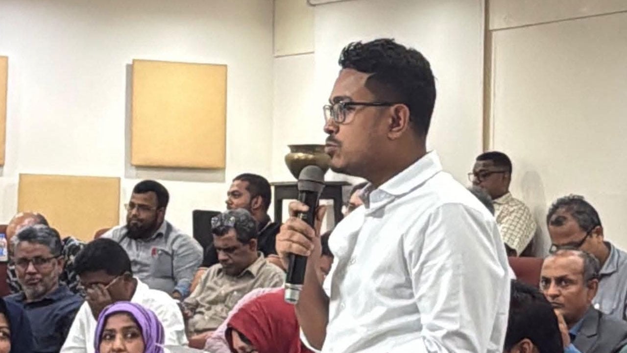 নারী হলে প্রচলিত সান্ধ্য আইন শিথিলের দাবি ডাকসুর