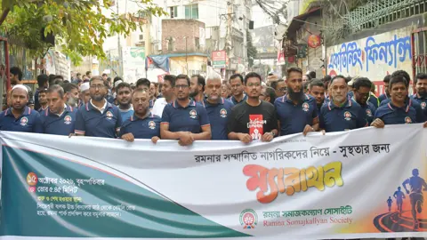 ‘সুস্বাস্থ্যের জন্য ম্যারাথন’ স্লোগানে রমনায় রমনা সমাজকল্যাণ সোসাইটির আয়োজন