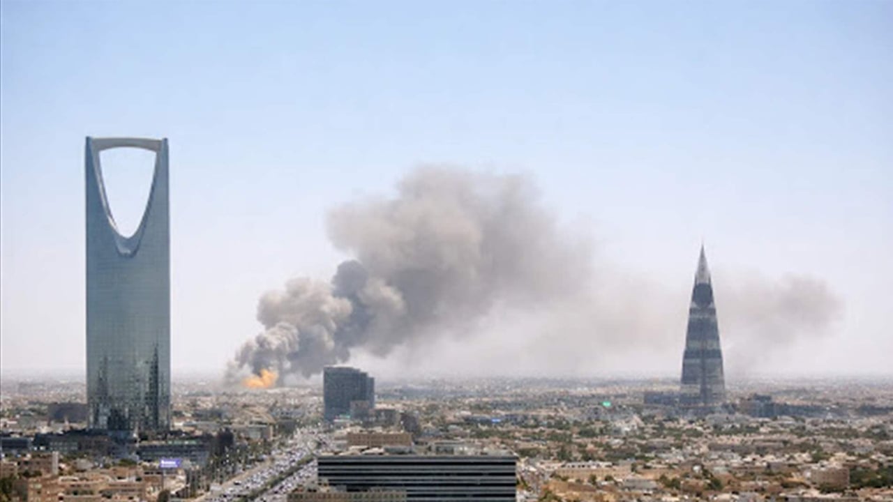 সৌদি আরবের রিয়াদে একাধিক বিস্ফোরণ