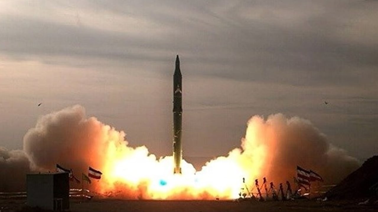 ইসরাইলে হামলায় প্রথমবারের মতো সিজ্জিল ক্ষেপণাস্ত্র ব্যবহার ইরানের