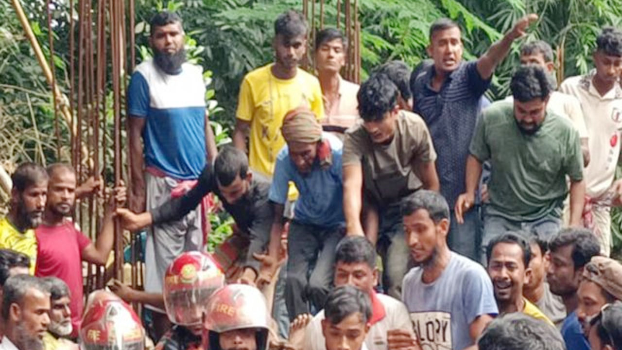 পাবনায় সেপটিক ট্যাংকে আটকা পড়ে ২ নির্মাণশ্রমিকের মৃত্যু