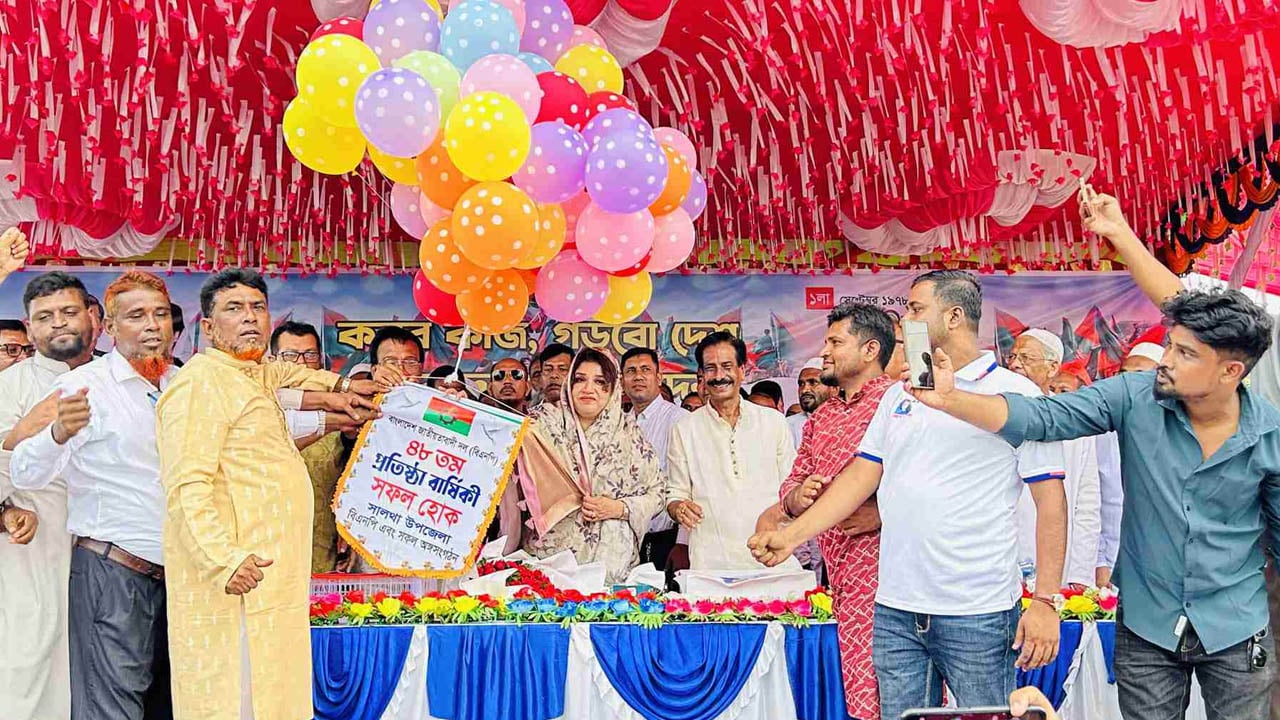 গত ১৭ বছরে জ্বালানি-বিদ্যুৎ-গ্যাস খাতে সবচেয়ে বেশি দুর্নীতি হয়েছে: শামা ওবায়েদ
