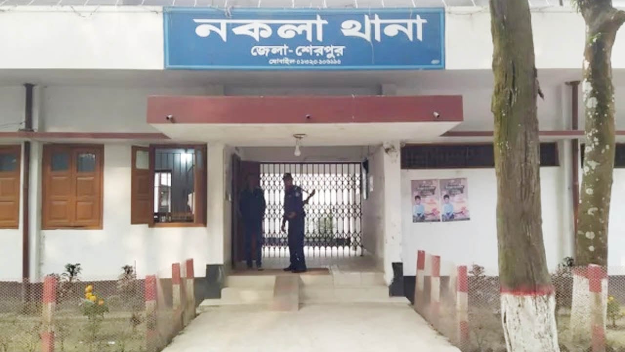 শিশুকে বাঁচাতে নদীতে ডুবে কিশোরীর মৃত্যু, বেঁচে ফিরলেন জমজ বোন
