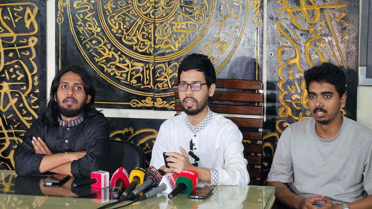 ছাত্রলীগকে ডিফেন্ড করা সাংবাদিকদের বিরুদ্ধে ব্যবস্থা নেব: রাকসু ভিপি