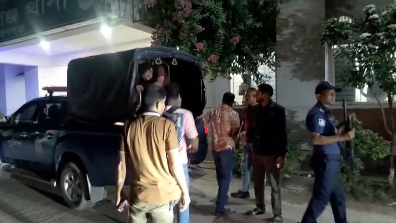 সিদ্ধিরগঞ্জে ডাকাত সাহেব আলীকে ধরতে গিয়ে ৩ পুলিশ সদস্য আহত