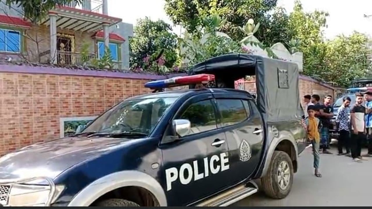 ফেনীতে দুর্ধর্ষ ডাকাতি, অর্ধকোটি টাকার মালামাল লুট