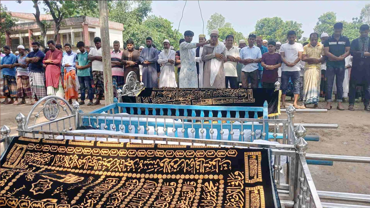 সৌদিতে নিহত গণ্ডগোহালী গ্রামের চারজনকে পাশাপাশি দাফন
