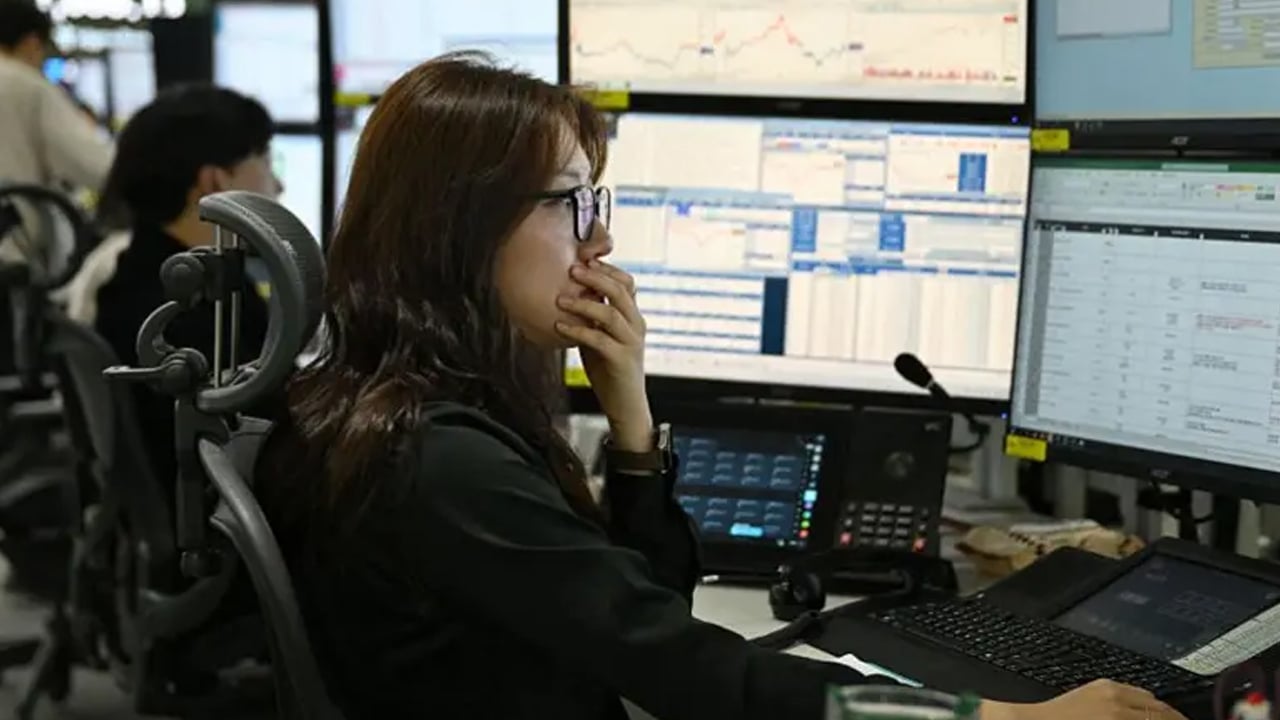 মধ্যপ্রাচ্য উত্তেজনায় দক্ষিণ কোরিয়ার শেয়ারবাজারে বড় দরপতন, লেনদেন বন্ধ