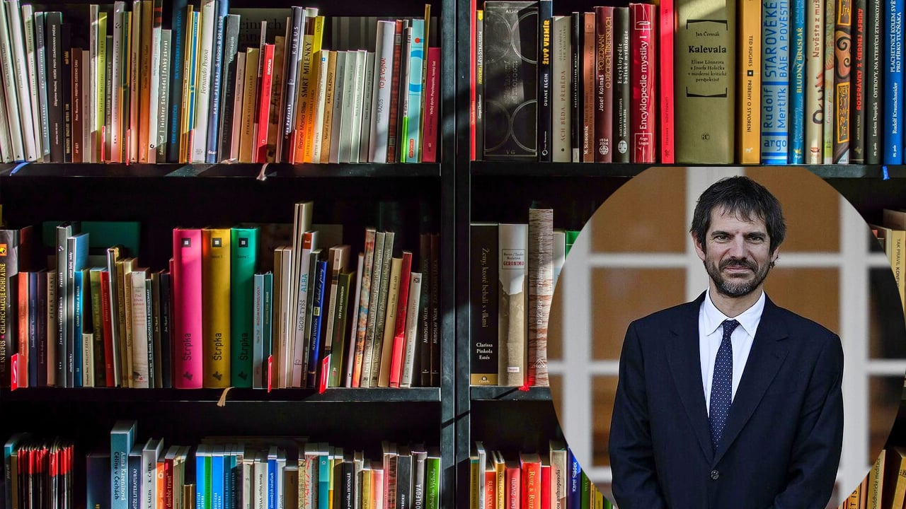 অনলাইনে বই বিক্রিতে জরিমানার কথা ভাবছে স্পেন, কারণ কী