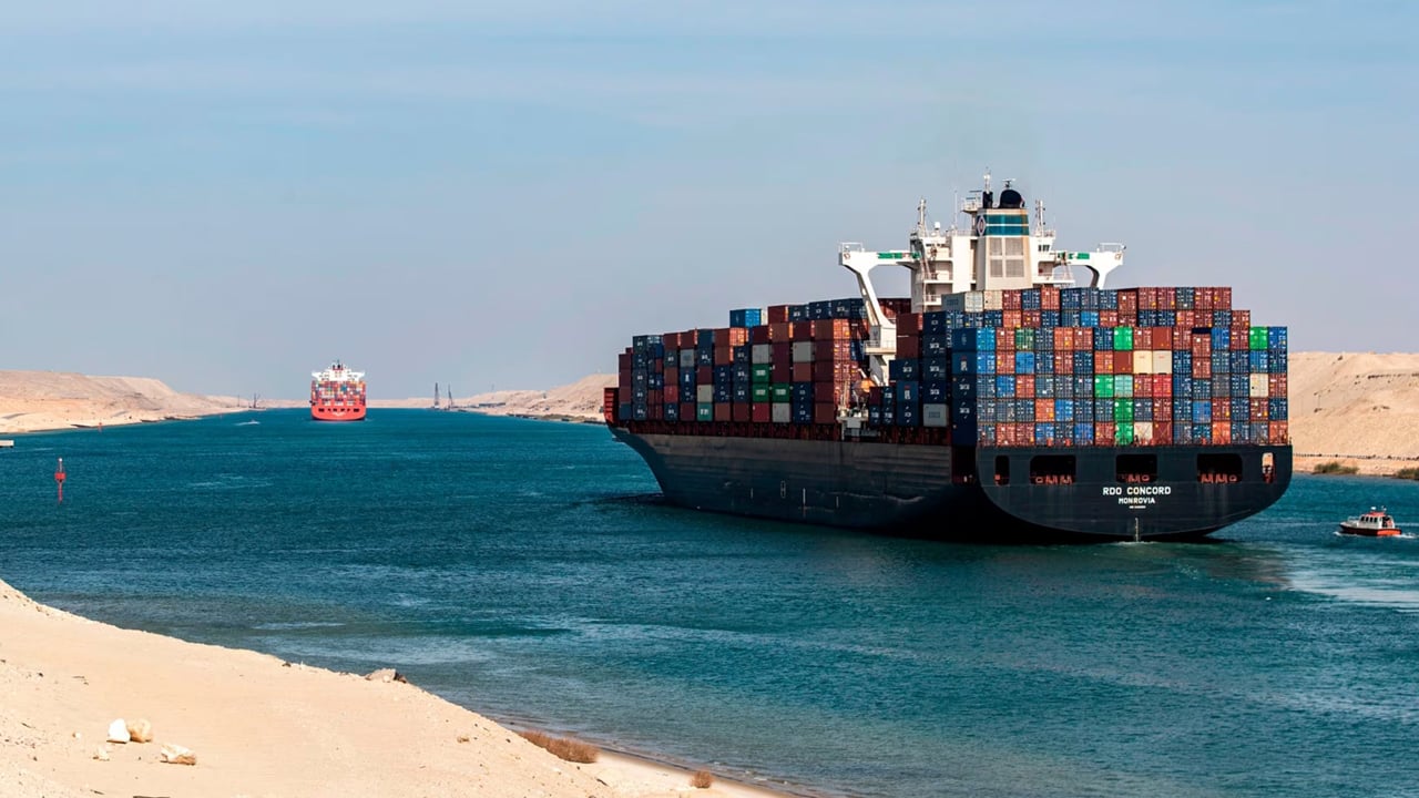 হুথিরা যুদ্ধে জড়ালে হুমকিতে পড়বে সুয়েজ খাল