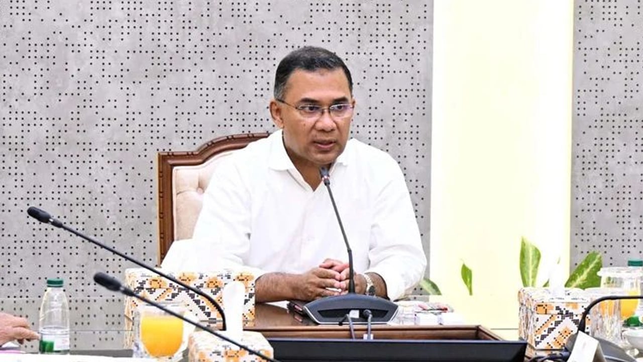 সচিবালয়ে প্রধানমন্ত্রীর প্রথম বৈঠক: দ্রব্যমূল্য নিয়ন্ত্রণসহ ৩ বিষয়ে অগ্রাধিকার