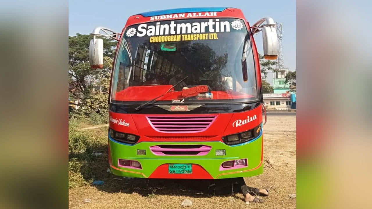 পার্কিং করে রাখা যাত্রীবাহী বাস চুরি