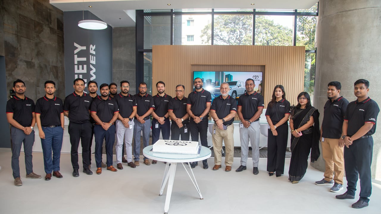 বাংলাদেশে অটোমোবাইল খাতে নতুন অধ্যায় শুরু করল টয়োটা