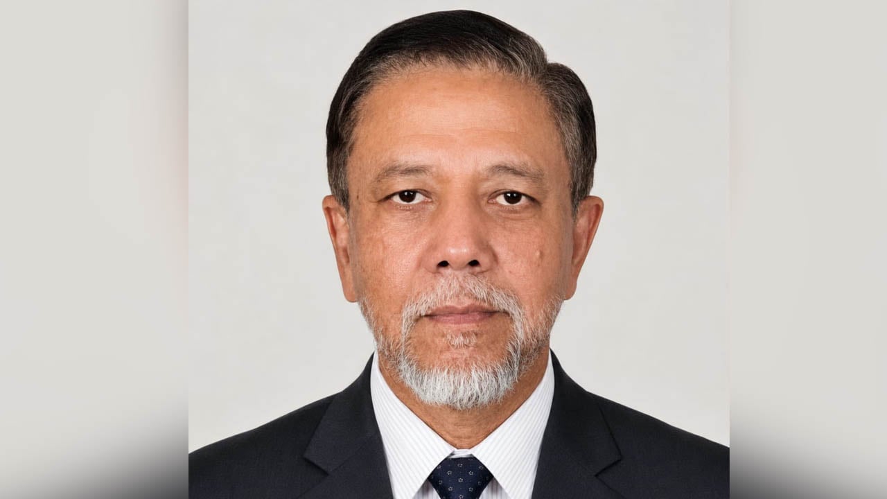 চট্টগ্রাম মেডিকেল বিশ্ববিদ্যালয়ের কোষাধ্যক্ষ পদে অধ্যাপক জসিম উদ্দিনের যোগদান
