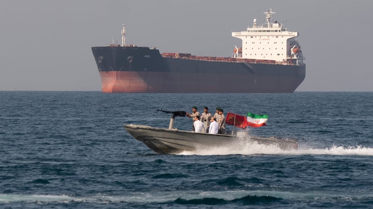 ইরানের অনুমতিতে হরমুজ প্রণালী পার হলো তুর্কি জাহাজ