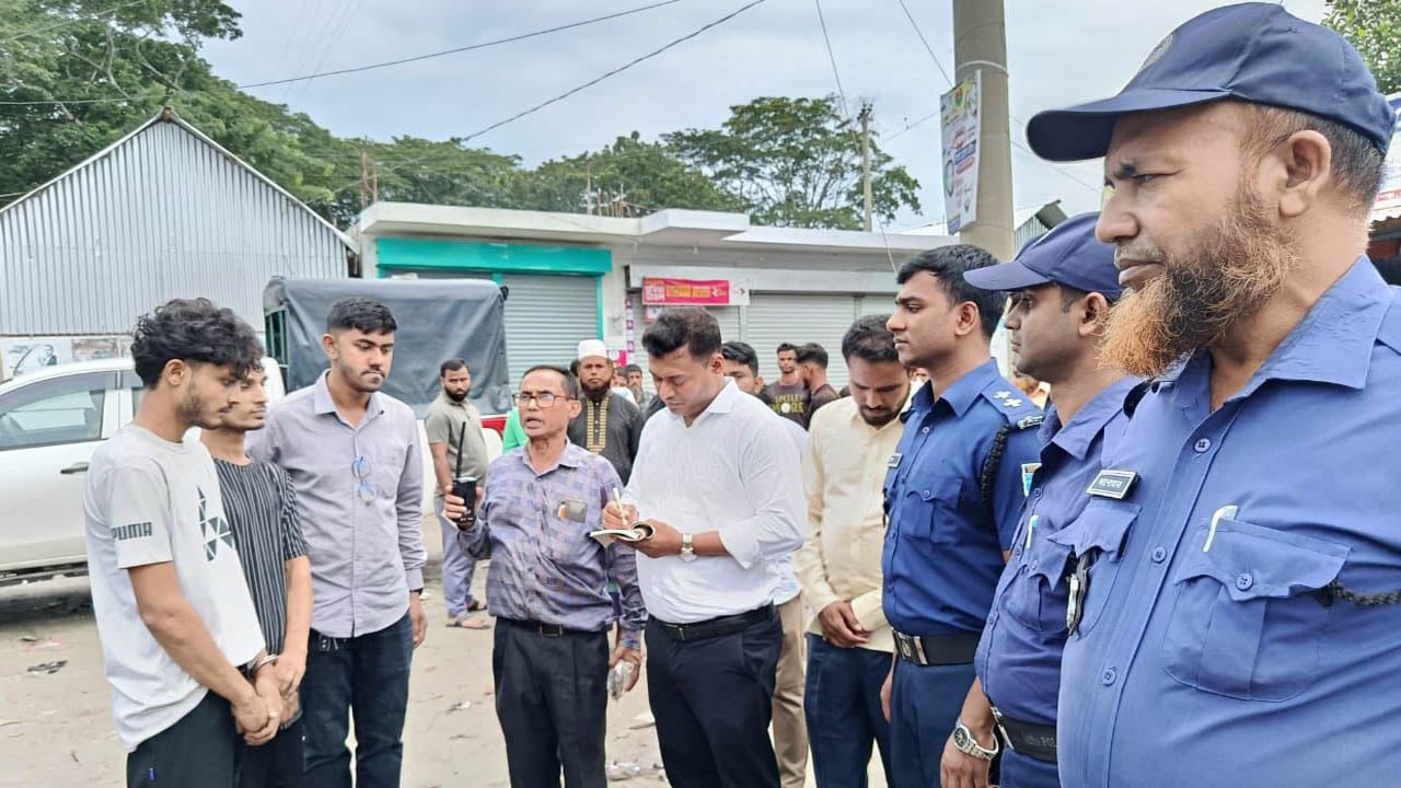 ছাত্রদল নেতাসহ ২ মাদকসেবী আটক, ৩ মাসের কারাদণ্ড