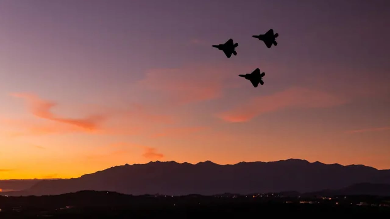 সংযুক্ত আরব আমিরাতে মার্কিন রাডার লক্ষ্য করে ইরানের ড্রোন হামলা