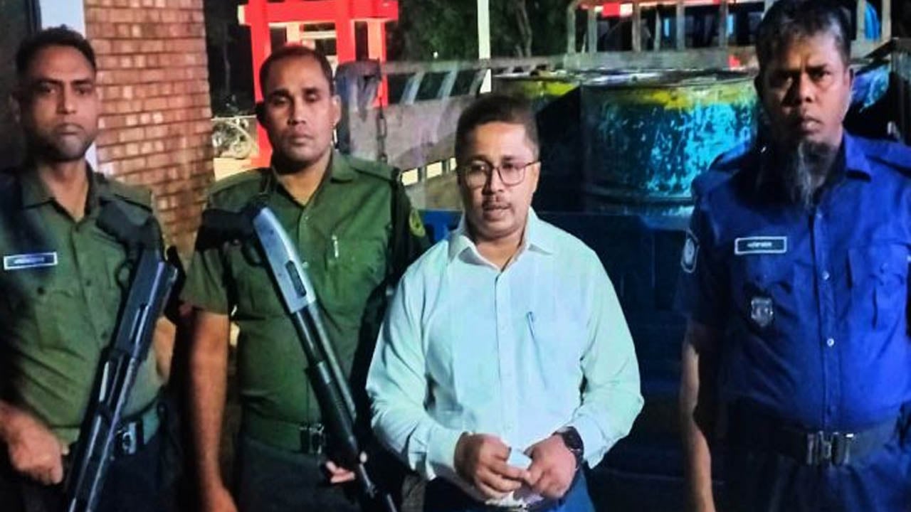 উল্লাপাড়ায় অবৈধ ডিজেল জব্দ: ভ্রাম্যমাণ আদালতে জরিমানা