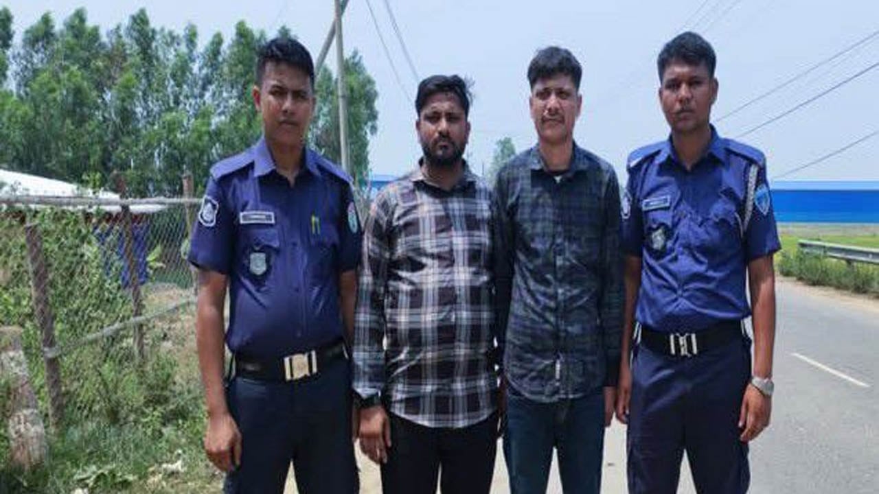 বাঁশখালীতে ৪ হাজার পিস ইয়াবাসহ দুই মাদক কারবারি আটক