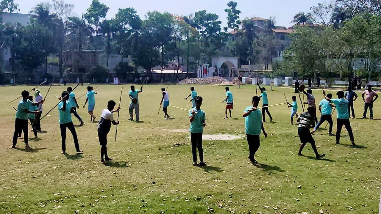 ভেড়ামারায় বৈশাখী উৎসবে ঐতিহ্যবাহী লাঠিখেলা