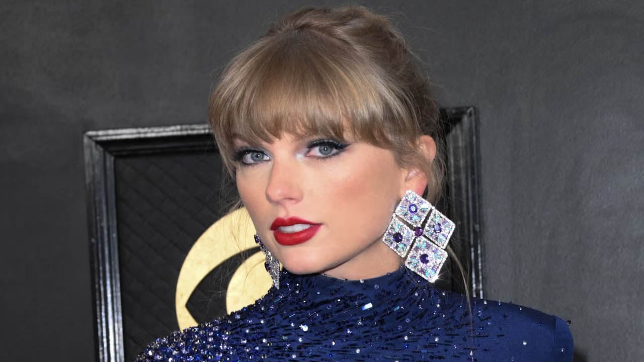 এআই ডিপফেক ঠেকাতে কণ্ঠ ও ছবির ট্রেডমার্কের আবেদন টেইলর সুইফটের