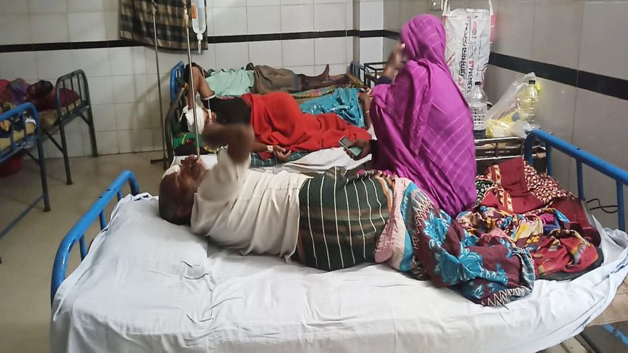 ইতালিতে লোক পাঠানো নিয়ে সংঘর্ষ, নারীসহ আহত ২৫