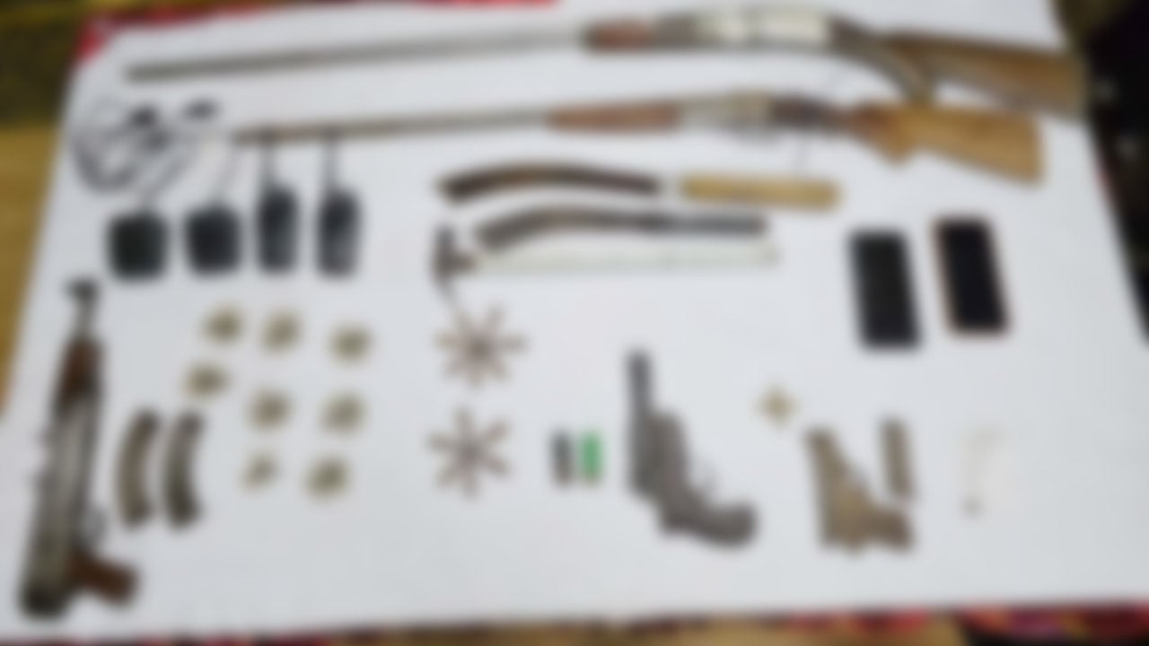 উখিয়ায় যৌথবাহিনীর অভিযানে সন্ত্রাসীসহ গ্রেপ্তার ৩