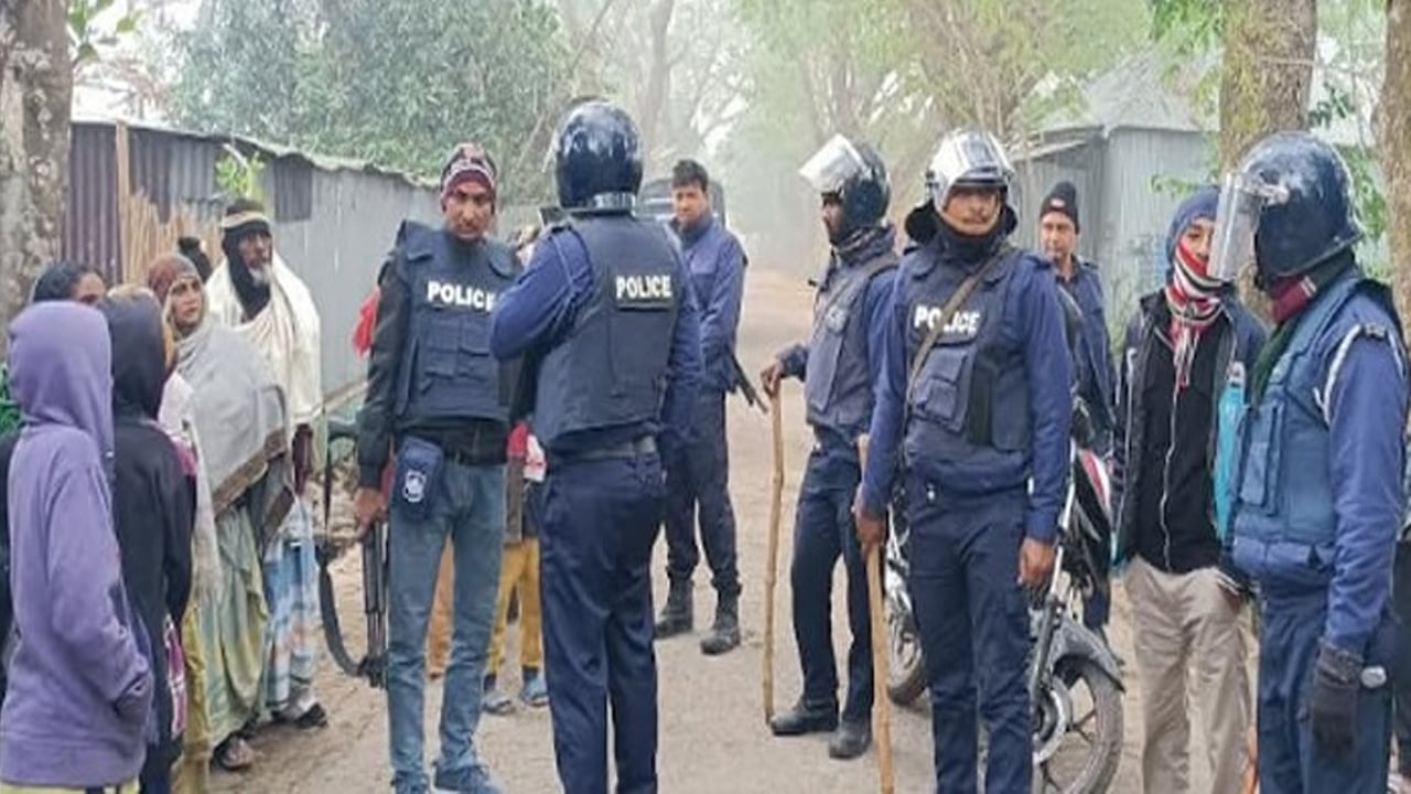 আধিপত্য বিস্তারকে কেন্দ্র করে বিএনপি নেতাকে কুপিয়ে হত্যা