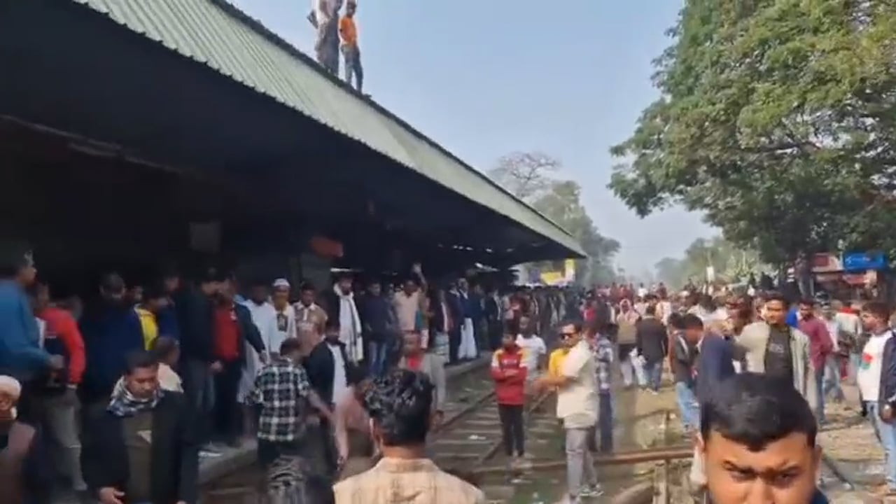 এলডিপির হুদাকে মনোনয়ন, বিএনপির ইকবাল-সমর্থকদের রেলপথ অবরোধ