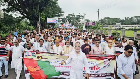 ‘আ.লীগ নেতারা বিদেশে এসি রুমে ঘুমিয়ে নেতাকর্মীদের উস্কানি দিচ্ছেন’
