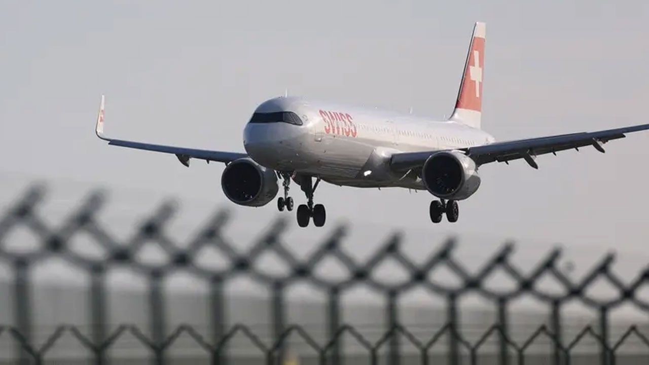 দিল্লিতে উড্ডয়নের সময় ফ্লাইট বাতিল, জরুরি নির্গমনে আহত ৫