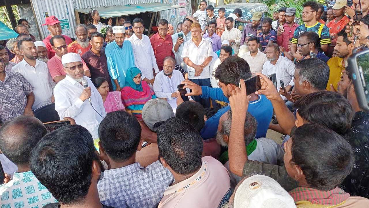 অতিবৃষ্টিতে ক্ষতিগ্রস্তদের তালিকা সঠিক হয়নি: লুৎফুজ্জামান বাবর