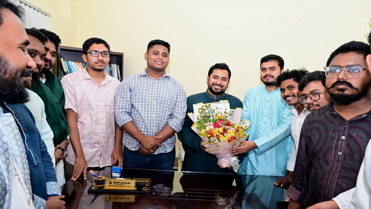 জুলাই সনদের মীমাংসা সংসদে না হলে রাজপথে গড়াতে পারে: নাহিদ ইসলাম
