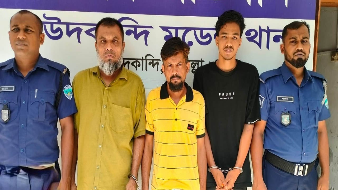 ডাকাতি মামলার আসামিসহ গ্রেপ্তার ৩