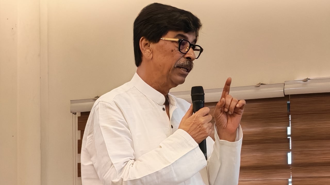 গোমতীর চরে মাটি কাটলে বেঁধে আমাকে ফোন করবেন: কৃষিমন্ত্রী