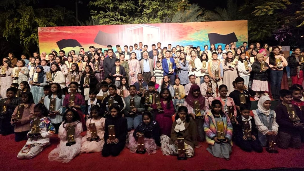 বসুন্ধরা পাবলিক স্কুল অ্যান্ড কলেজের ছবি আঁকা প্রতিযোগিতার পুরস্কার বিতরণ