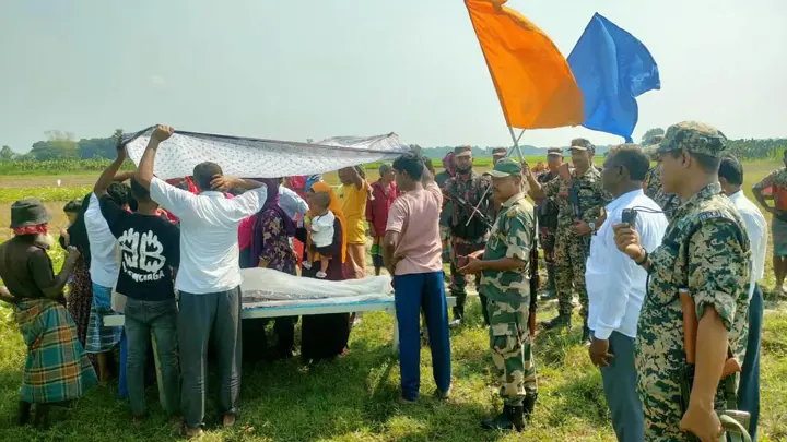 কাঁটাতারের ওপারে মায়ের লাশ, শূন্যরেখায় শেষ দেখা