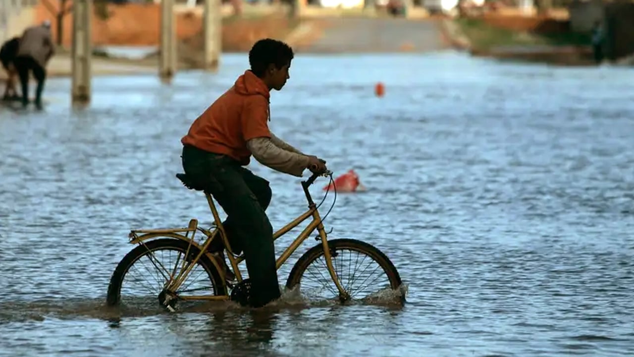 মরক্কোতে আকস্মিক বন্যায় নিহত বেড়ে ৩৭ জন