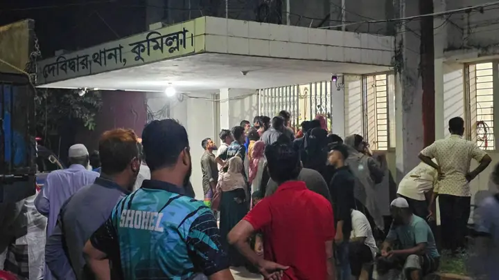 কুমিল্লায় কিশোর গ্যাংবিরোধী অভিযানে তিন দফায় আটক ১২৯৪