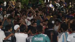 ‘হুমকি দিয়ে আন্দোলন দমানো যাবে না’, মধ্যরাতে উত্তাল চুয়েট