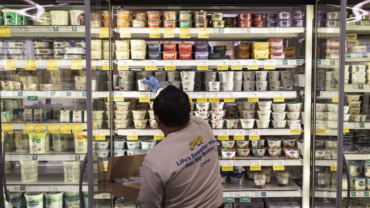 অর্ধেকের বেশি আমেরিকানের আর্থিক অবস্থা খারাপ: জরিপ