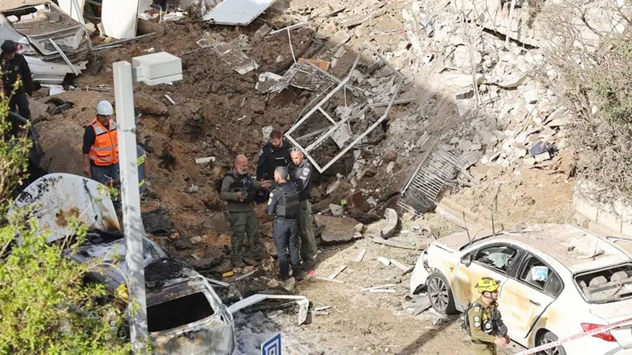 ইরানি ক্ষেপণাস্ত্রে ক্ষয়ক্ষতির কথা স্বীকার করলেন তেল আবিবের মেয়র