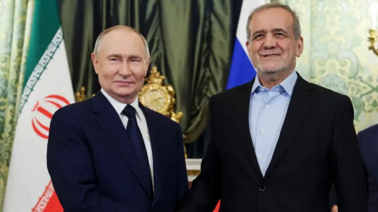 রাশিয়া ইরানের পাশে আছে, বললেন পুতিন