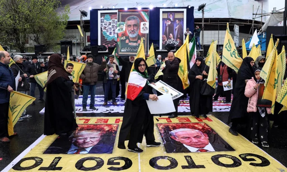 ইরানে শতাধিক ‘বিশ্বাসঘাতক’ গ্রেপ্তার, দেশবিরোধী ১১১টি রাজতন্ত্রপন্থি সেল নিষ্ক্রিয়