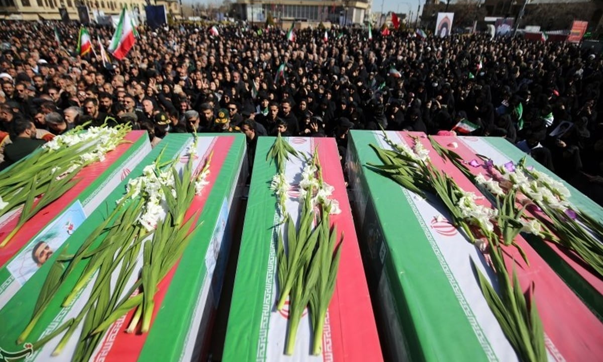 ইরানে লারিজানি-সোলেইমানিসহ নৌসেনাদের জানাজা অনুষ্ঠিত