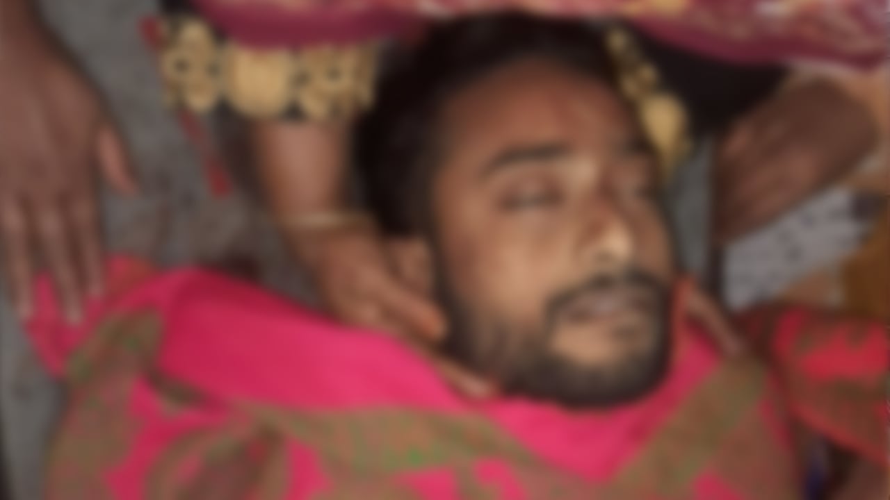 ছুরিকাঘাতে শ্রমিক কল্যাণ ফেডারেশনের কর্মীর মৃত্যু