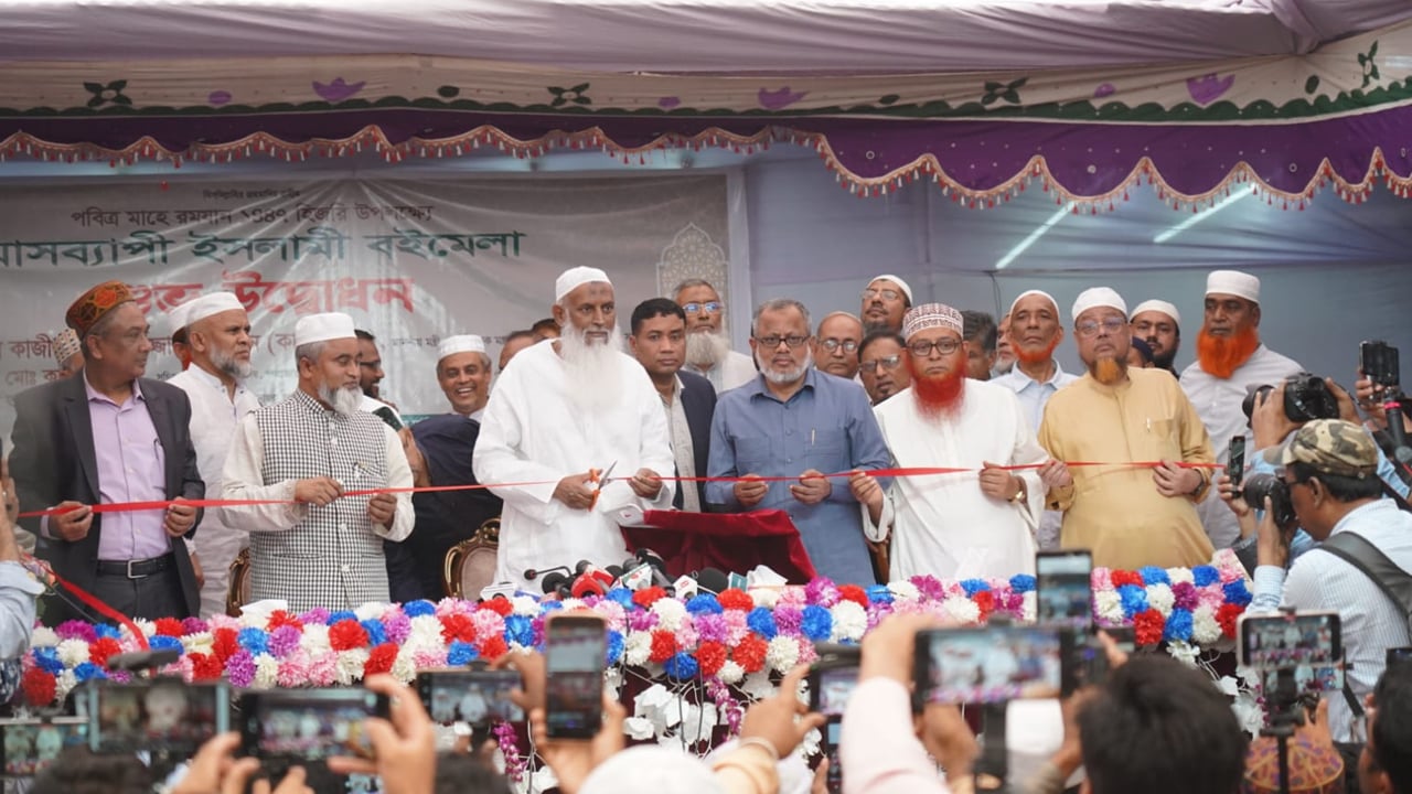 আল্লাহর হুকুম পালন ছাড়া পৃথিবীতে শান্তি আসতে পারে না